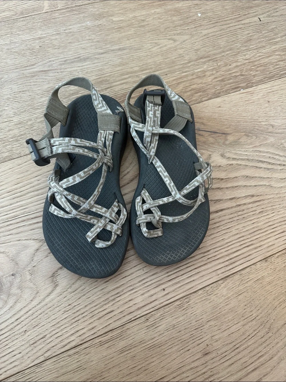 Chaco ZX2 Classic Sandal kids in Black and Tan Pattern size 5